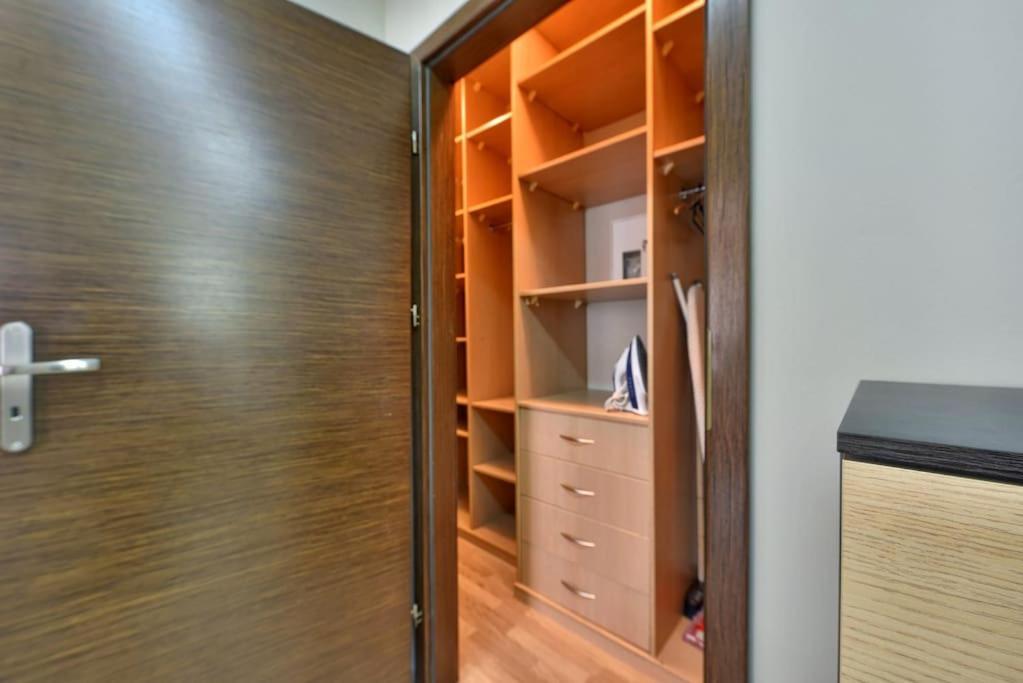 Argentis Wiezienna Apartment Wroclaw Ngoại thất bức ảnh